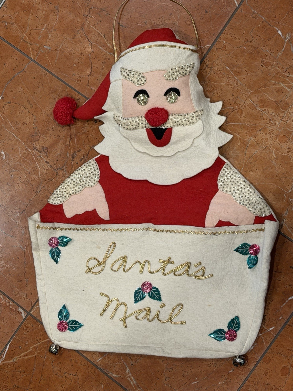 MCM VINTAGE BUCILLA SANTA\'S MAIL FELT SEQUIN CHRISTMAS WALL HANGING FOlK ART EUC