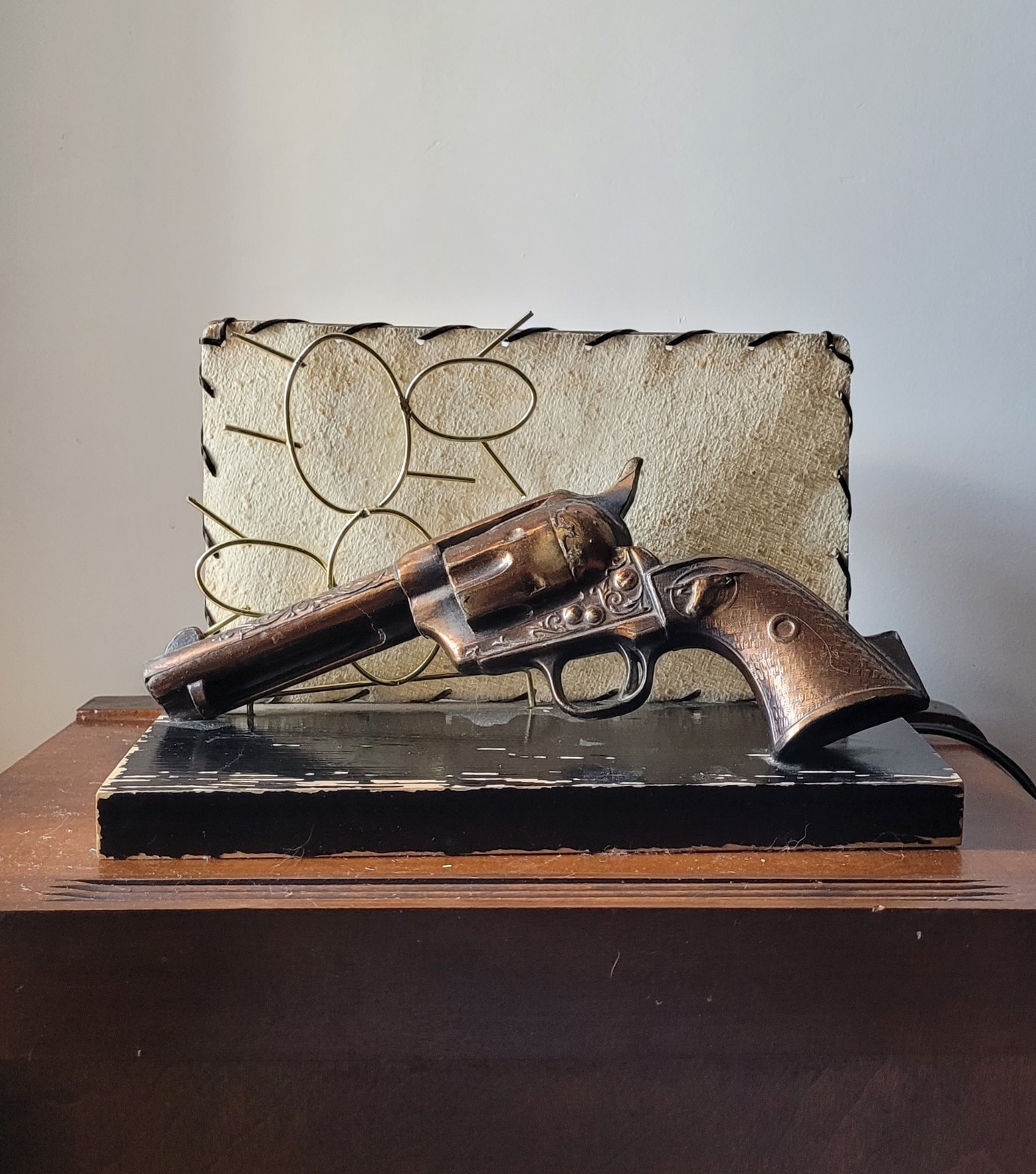1940s Tv Lamp, Cowboy Six Shooter Revolver Gun MCM Decor Vintage