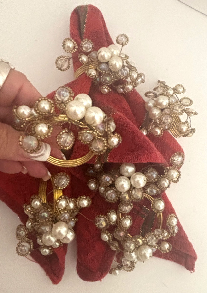 Set of 6 Vtg PEARL Beaded FANCY Wired NAPKIN RINGS Xmas GOLD Seed Bead BRASS GEM Set of 6 Vtg PEARL Beaded FANCY Wired NAPKIN RINGS Xmas GOLD Seed Bead BRASS GEM