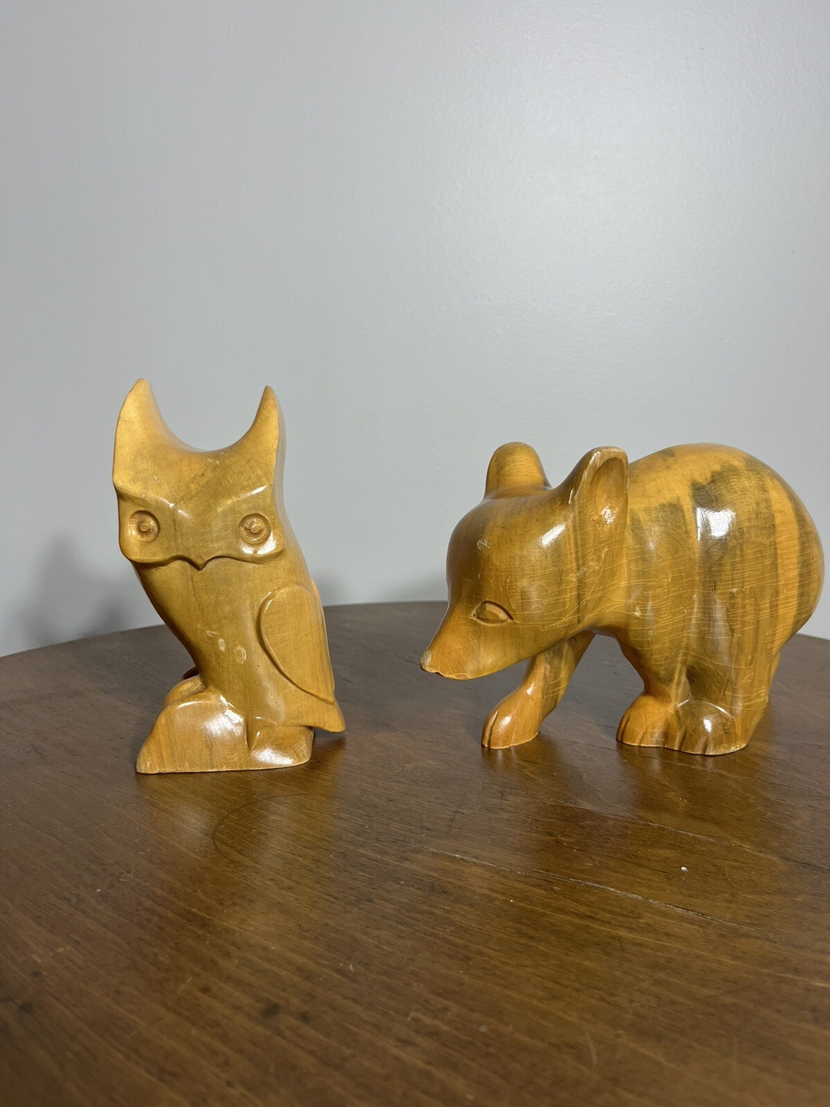 VINTAGE CARVED WOOD FIGURE NATIVE AMERICAN CHEROKEE WOOD ART BEAR & OWLSCULPTURE