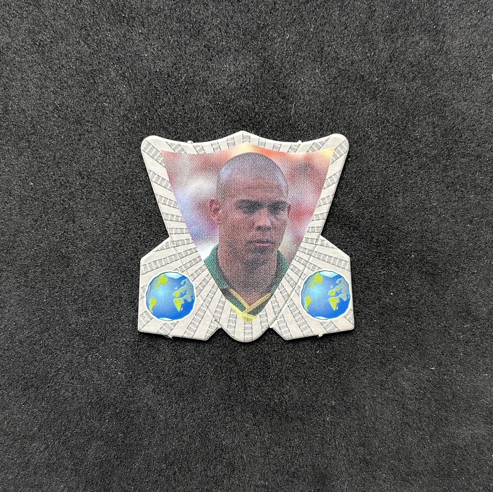 Ronaldo R9 1998 World Cup Golden Wonder Soccer Shield Card Football Brazil 