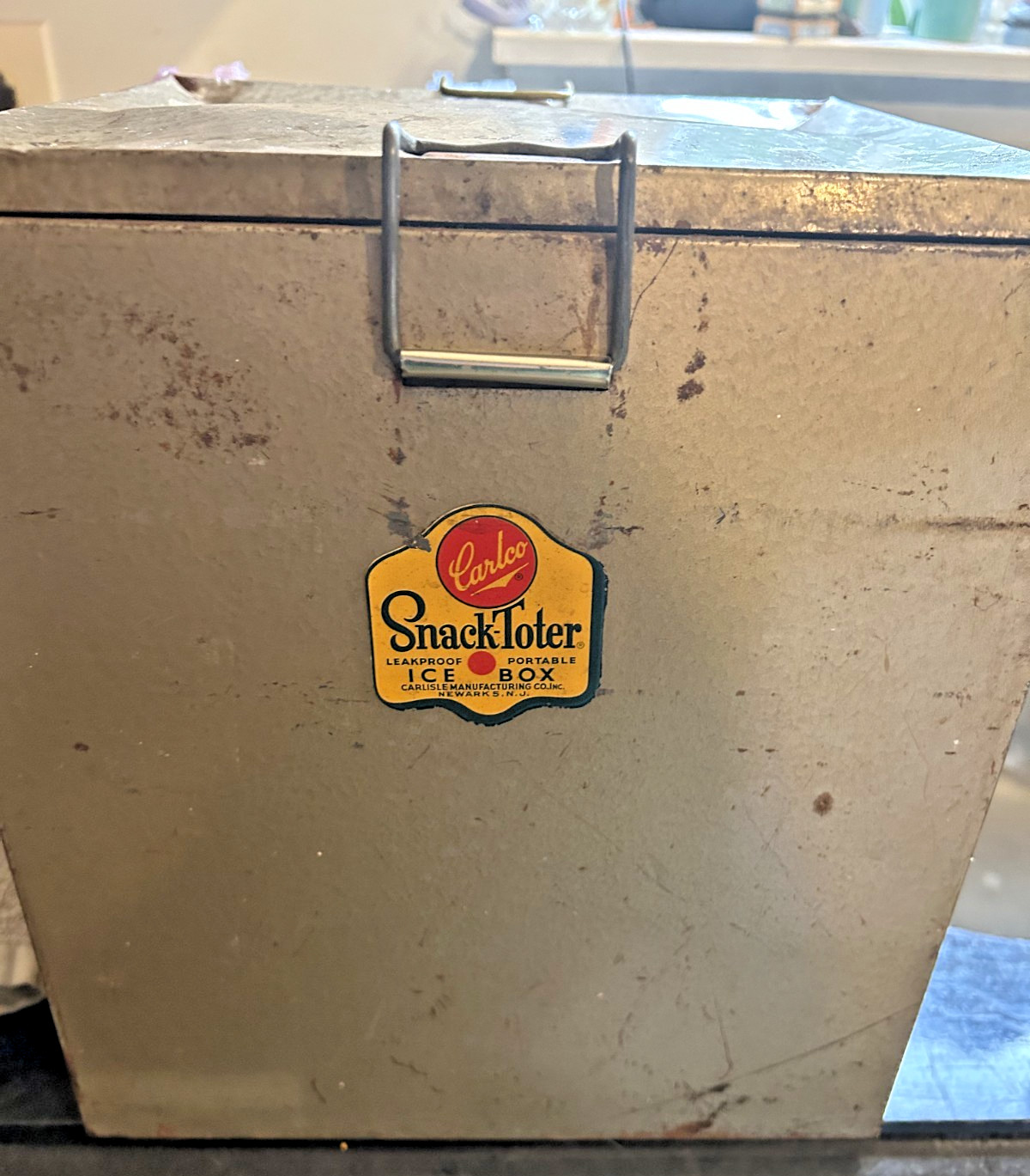 Vintage Carlisle Snack Toter Metal Ice Box Cooler Tin Carrier Rustic Display Vintage Carlisle Snack Toter Metal Ice Box Cooler Tin Carrier Rustic Display