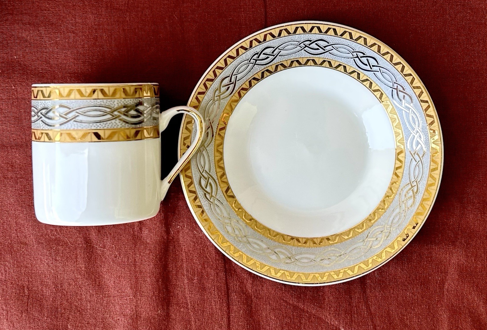 Set 12 pcs Vtg Queen's Luxury Porcelain Coffee Set 24K Gold Plated MADE JAPAN Set 12 pcs Vtg Queen's Luxury Porcelain Coffee Set 24K Gold Plated MADE JAPAN