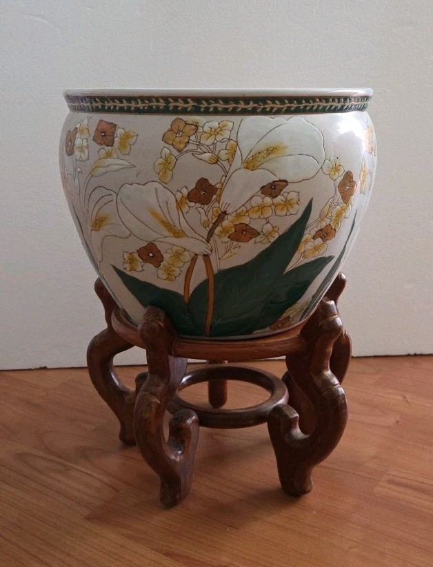 Vintage Chinese Porcelain Fish Bowl Planter - Hand-Painted Lilies & Koi Fish Vintage Chinese Porcelain Fish Bowl Planter - Hand-Painted Lilies & Koi Fish