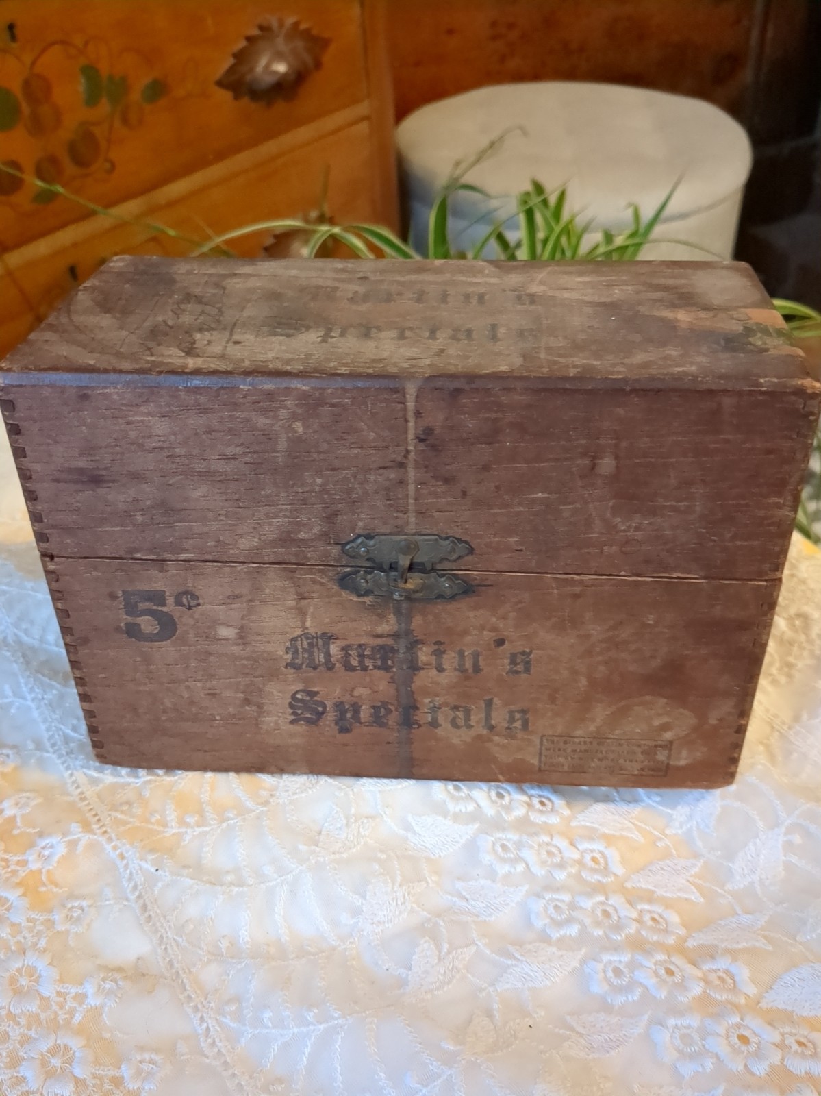 Vtg Antique Wooden Cigar Box Martin's Special 5c Dovetailed Corners Latch Hinged