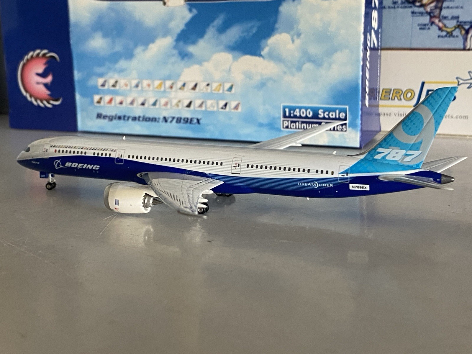 Phoenix Models Boeing Aircraft Company Boeing 787-9 1:400 N789EX Airline Logos