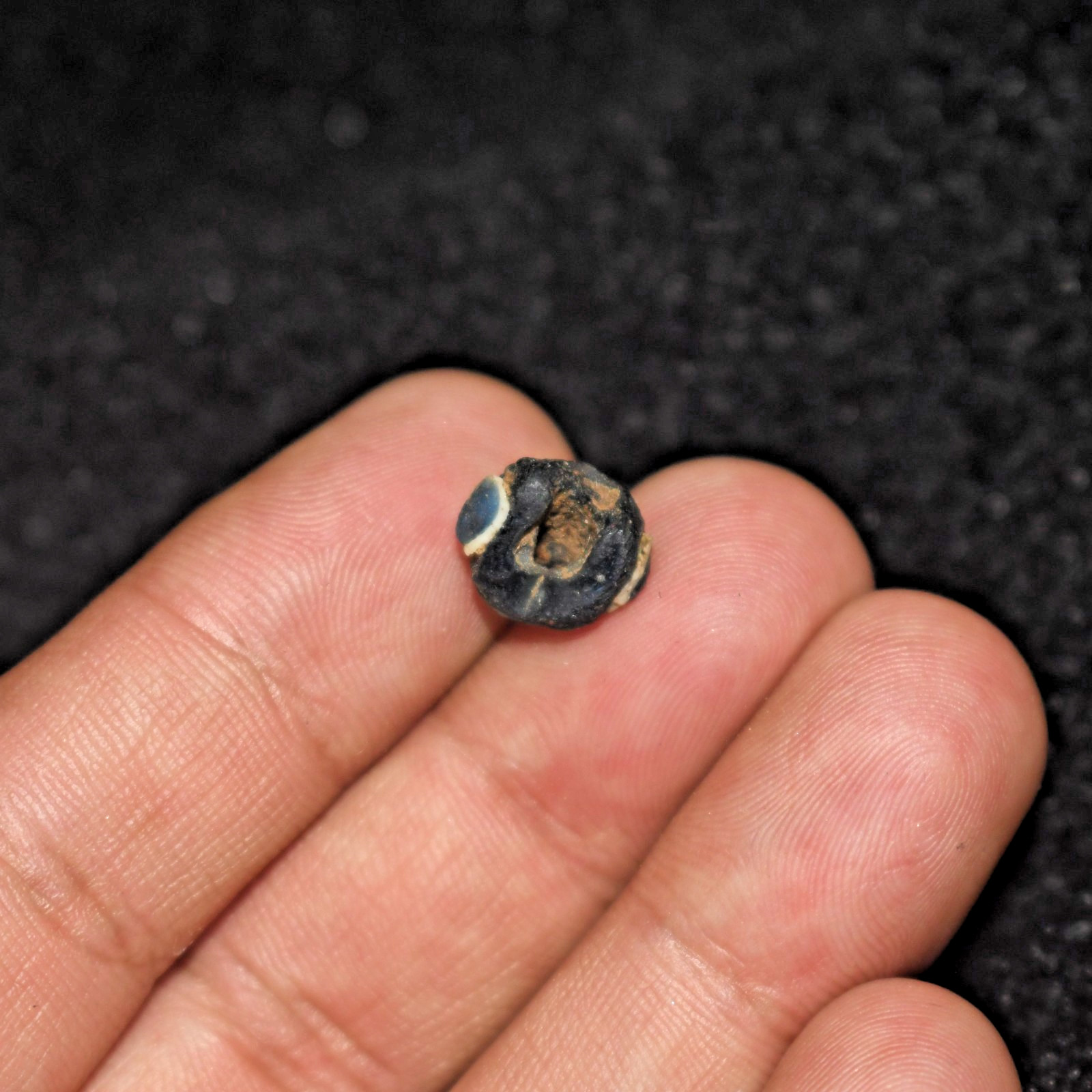 Rare Authentic Ancient Mosaic Gabri Glass Bead with Eye in good Condition