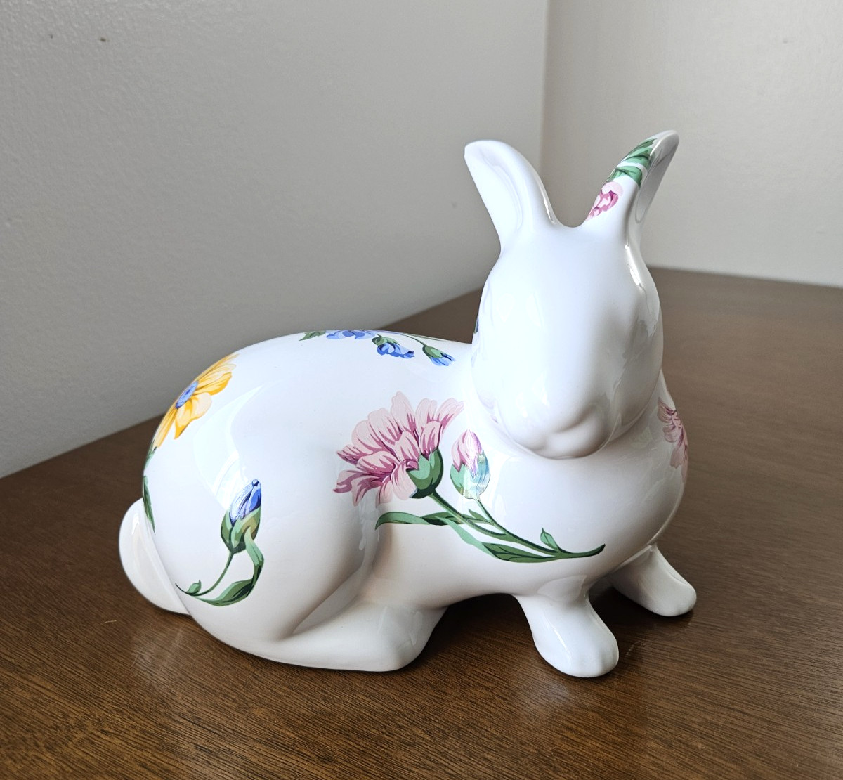 Vtge Spring Rabbit Sintra Designed by Tiffany & Co White Floral Porcelain AS IS Vtge Spring Rabbit Sintra Designed by Tiffany & Co White Floral Porcelain AS IS