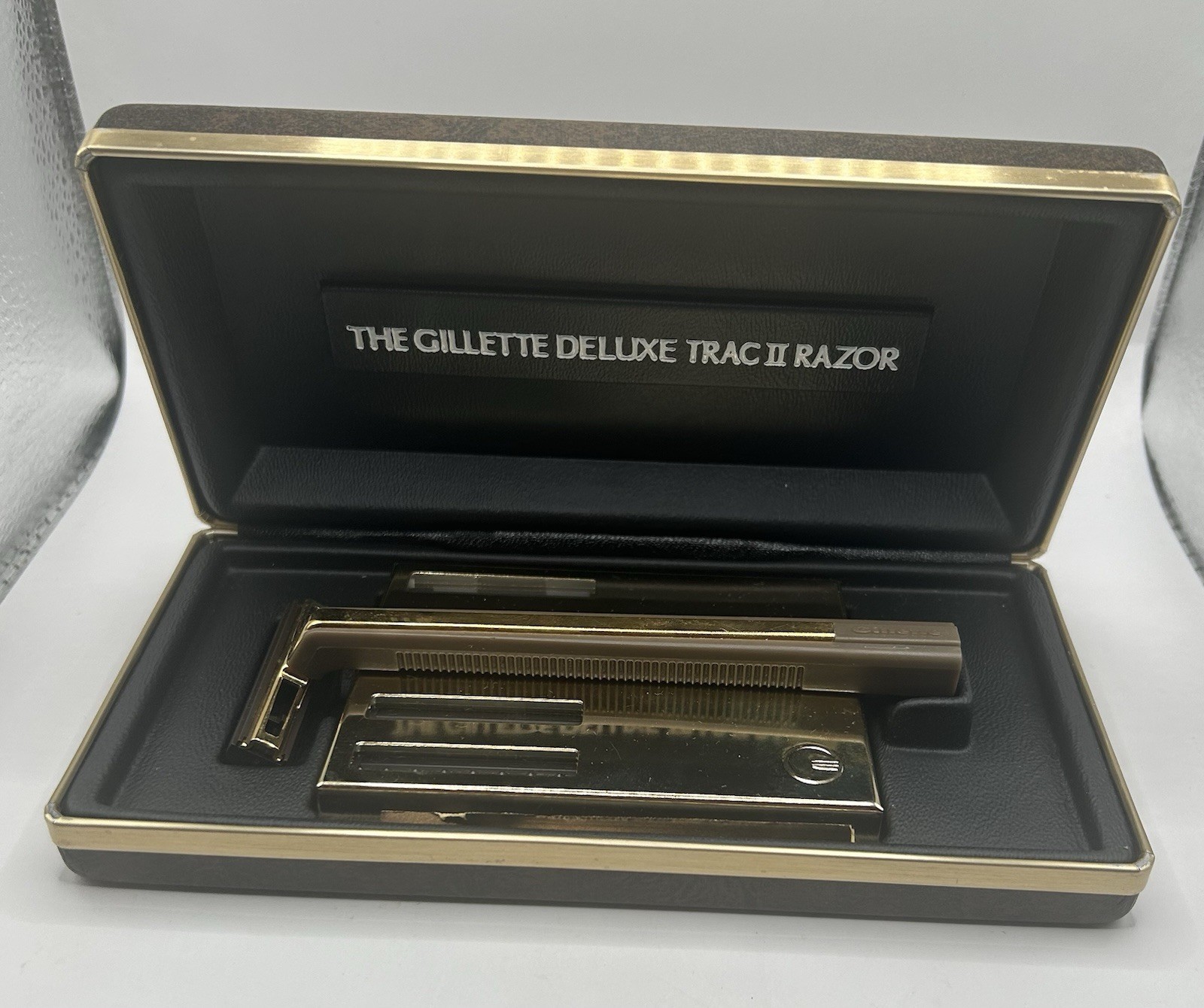 Vintage 1972 Gillette Deluxe Trac II Gold Razor Set Case Manual Complete MINT