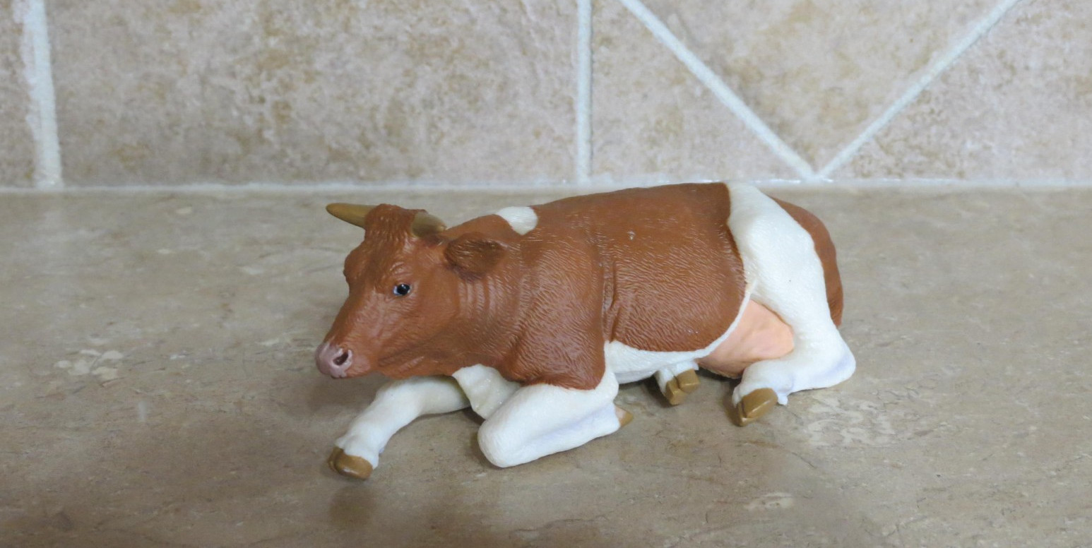 Papo 51151 Lying Simmental Cow Retired Farm Life Animal Figurine toy cattle farm Papo 51151 Lying Simmental Cow Retired Farm Life Animal Figurine toy cattle farm
