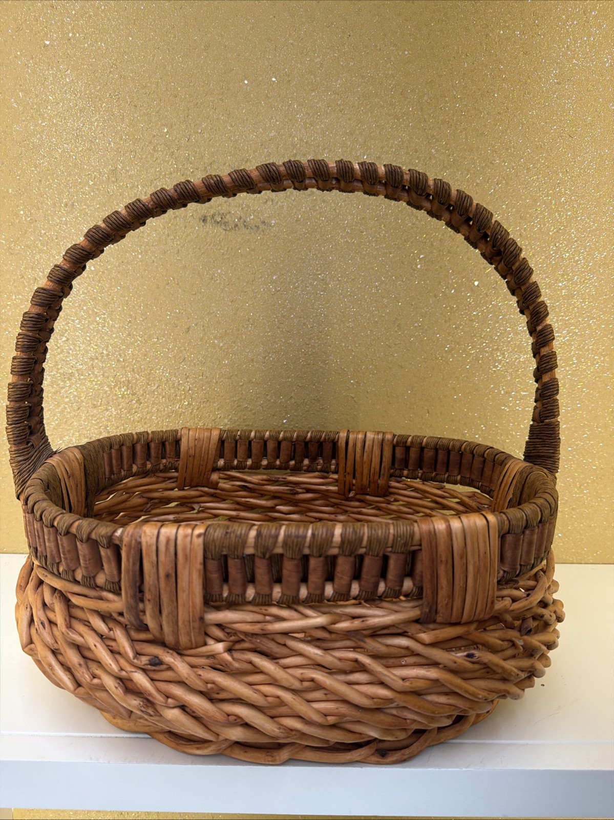 Vintage Warm Two Tone Brown Wicker Basket with Handle And Oval Shape 14x14.5 Vintage Warm Two Tone Brown Wicker Basket with Handle And Oval Shape 14x14.5
