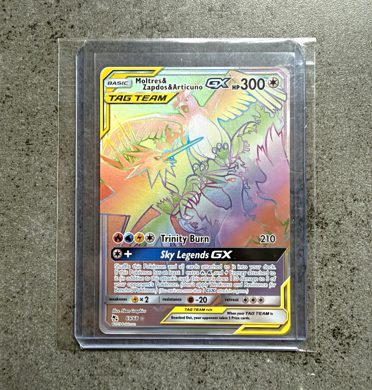 The Pokémon Company Pokémon TCG Moltres & Zapdos & Articuno GX 69/68 HF Holo