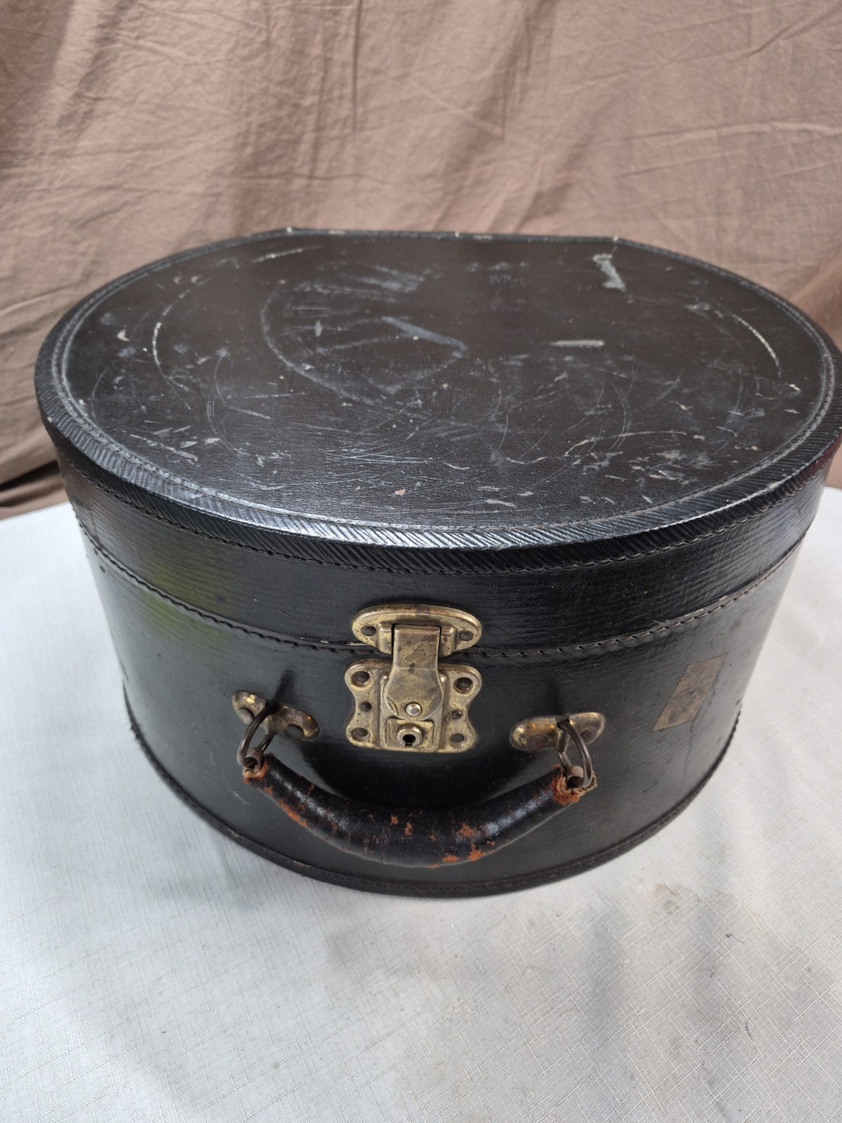 Antique 1920s Round Hat Box Train Case Blue Floral Interior With Crown Support. Antique 1920s Round Hat Box Train Case Blue Floral Interior With Crown Support.
