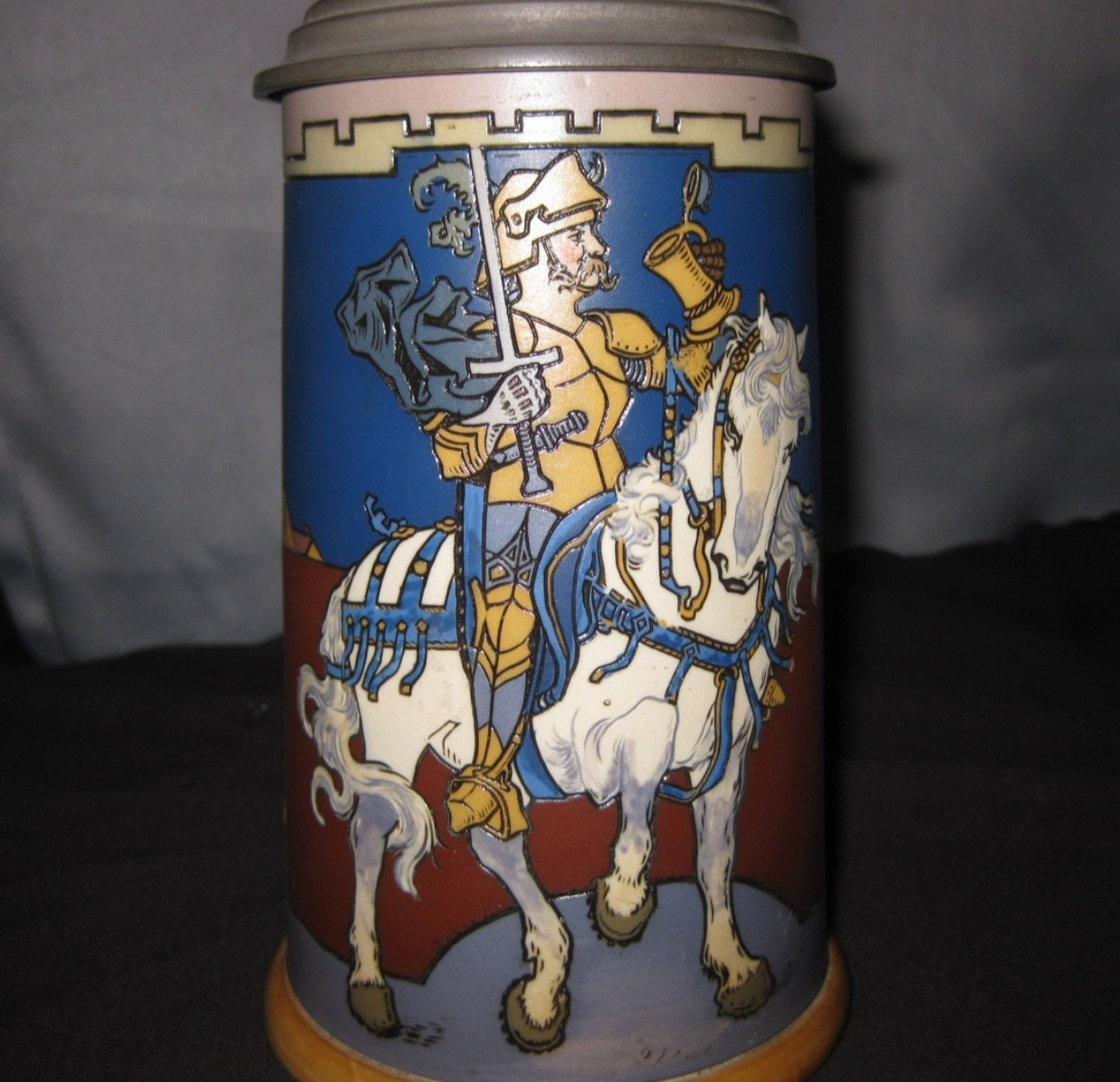 Fine 1/2Liter  Mettlach Beer Stein #2765 White Knight German Tankard Figural Lid