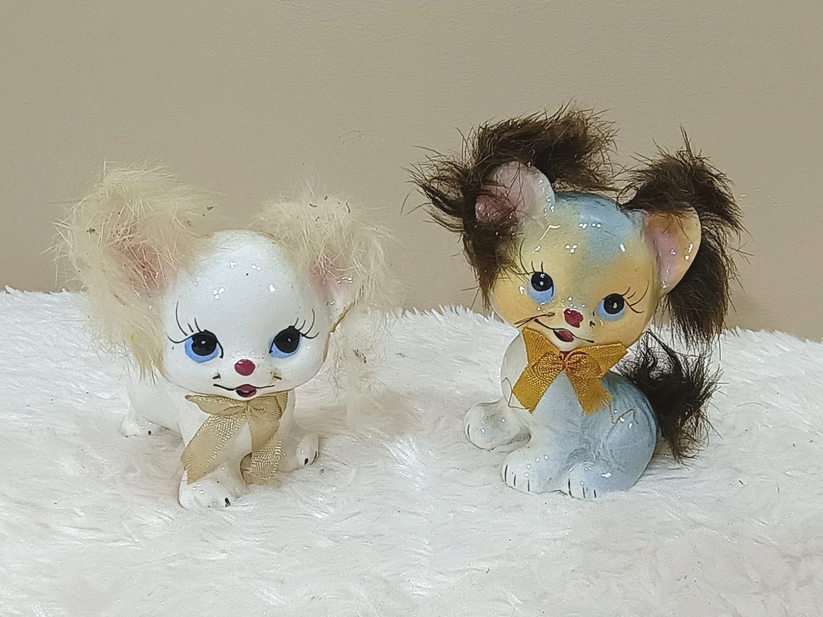2 Kitschy Vtg Ucagco White Ceramic Cat Kitty Fuzzy Furry Japan Sticker Big Eyes