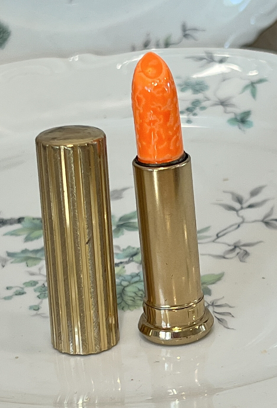 VINTAGE COLLECTIBLE COTY LIPSTICK CREMESTICK CHERRIES FLAMBE GOLD METAL TUBE NOS