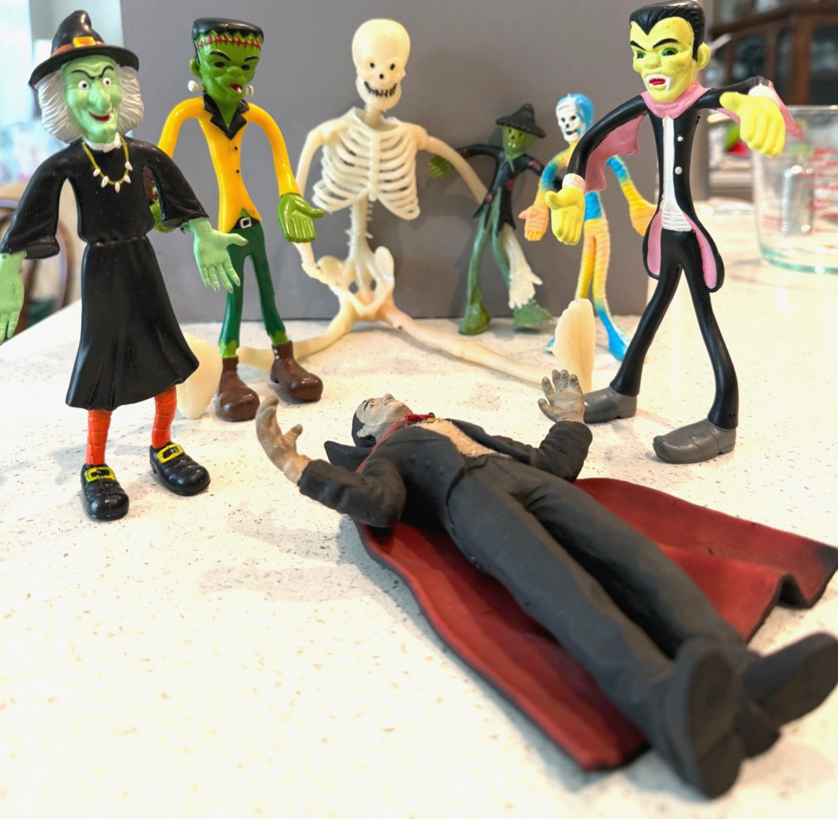 Vintage 1980\'s Bendable Halloween figures & Universal Studios Dracula 2003 Vintage 1980\'s Bendable Halloween figures & Universal Studios Dracula 2003