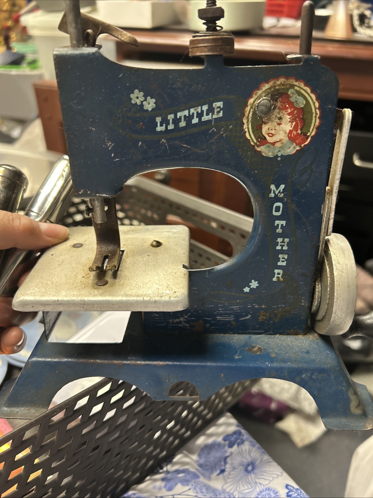 VINTAGE LITTLE MOTHER Hand Controlled Toy Sewing Machine, Blue, Seized Mechanism VINTAGE LITTLE MOTHER Hand Controlled Toy Sewing Machine, Blue, Seized Mechanism