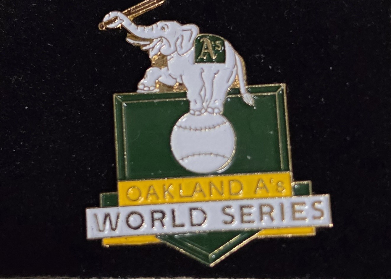 1989 Oakland A's WS World Series Media Press Pin vs SF Giants Battle of the Bay