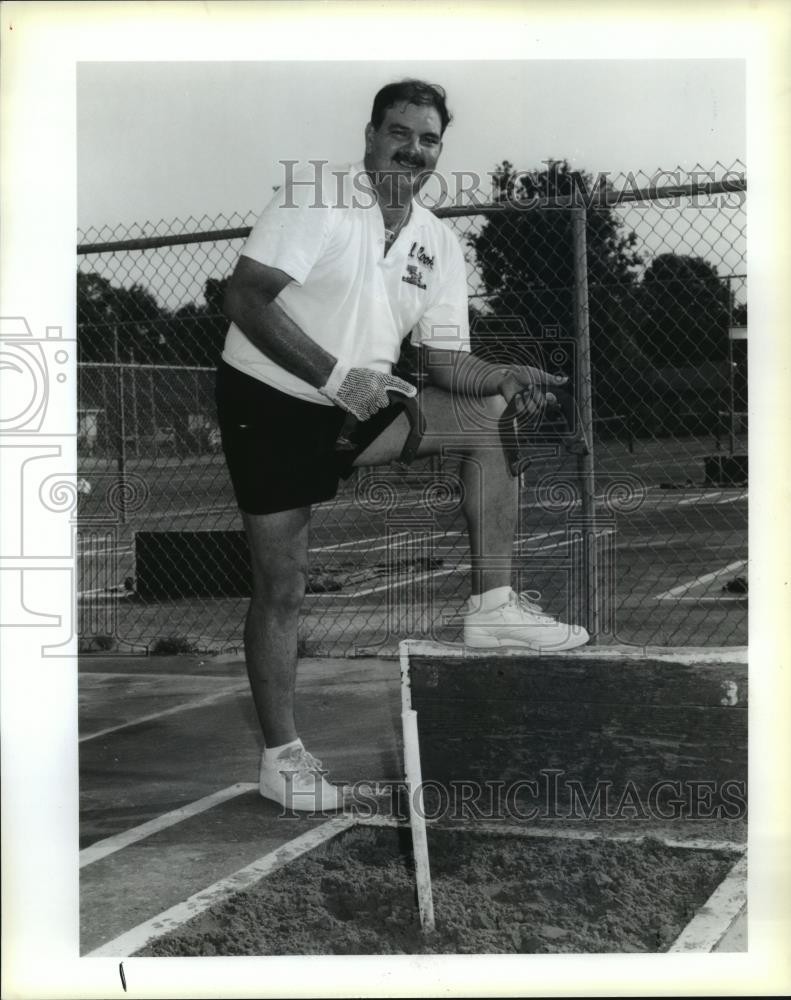 1991 Press Photo Al Cook at World Horse Shoe Pitching Tournament in Biloxi 1991 Press Photo Al Cook at World Horse Shoe Pitching Tournament in Biloxi