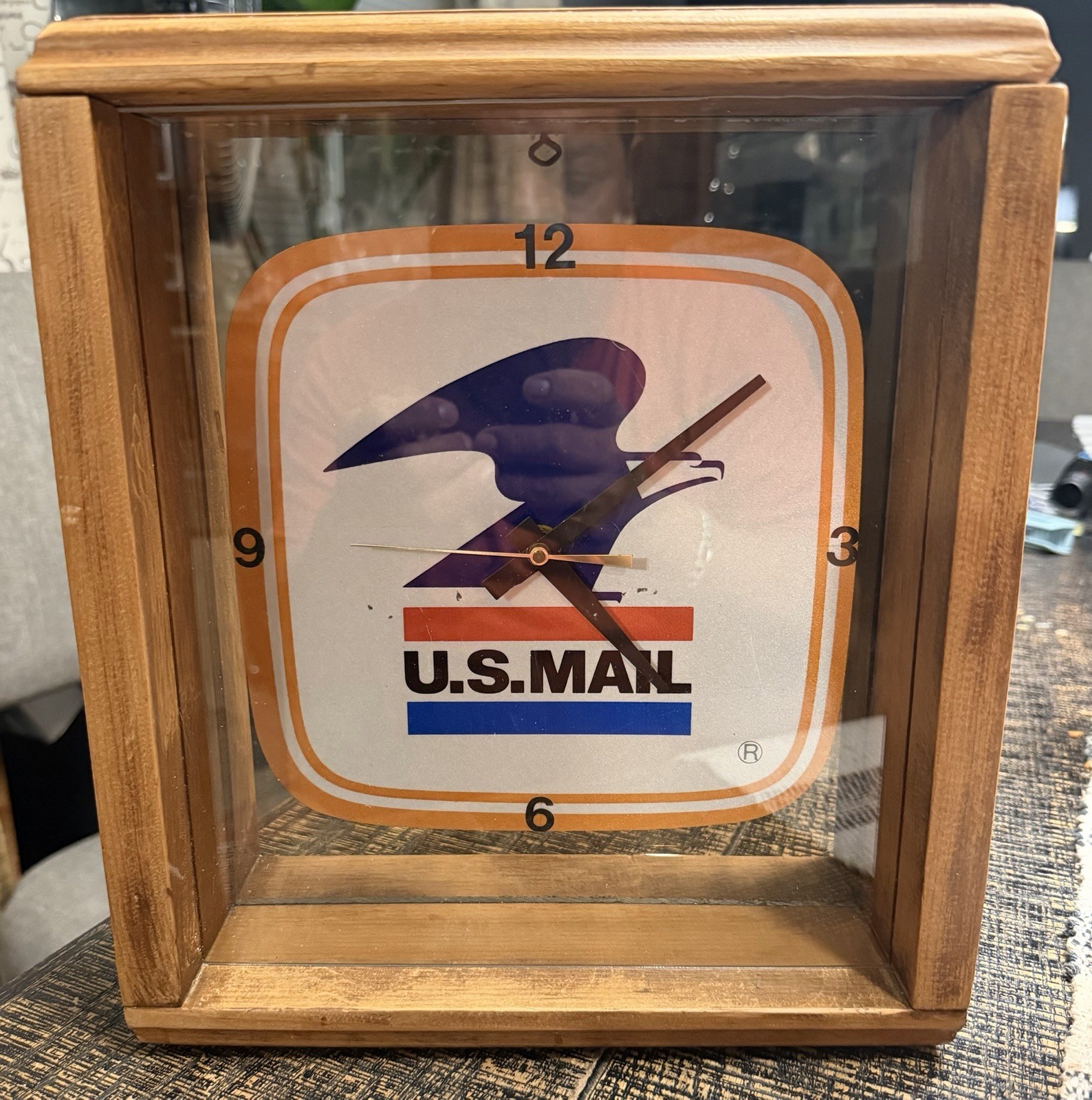 Vintage U.S. MAIL CLOCK with 70’s -90’s Original logo. Working Condition 10x11x4