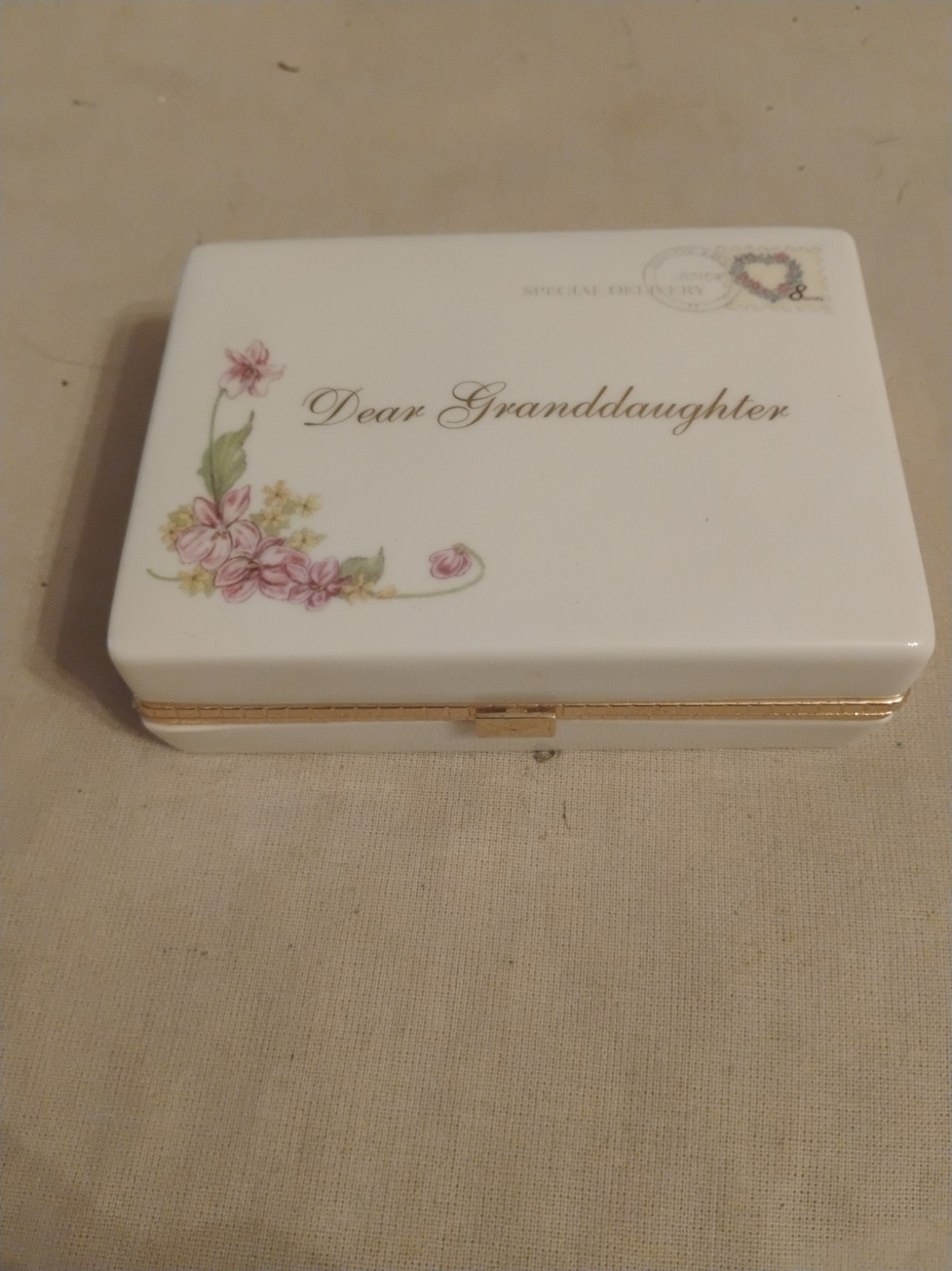 Ardleigh Elliott “Dear Daughter” Porcelain Music Box 2005 \ Ardleigh Elliott “Dear Daughter” Porcelain Music Box 2005 \