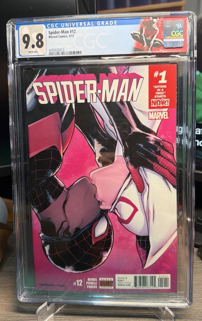💫 CGC 9.8 Spider-Man #12 Miles Morales & Gwen Stacy First Kiss Custom Label