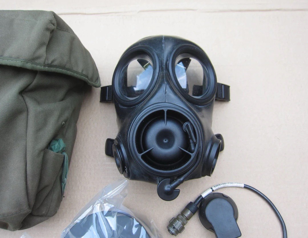 Sealed brand New S10 Gas Mask Sealed brand New S10 Gas Mask