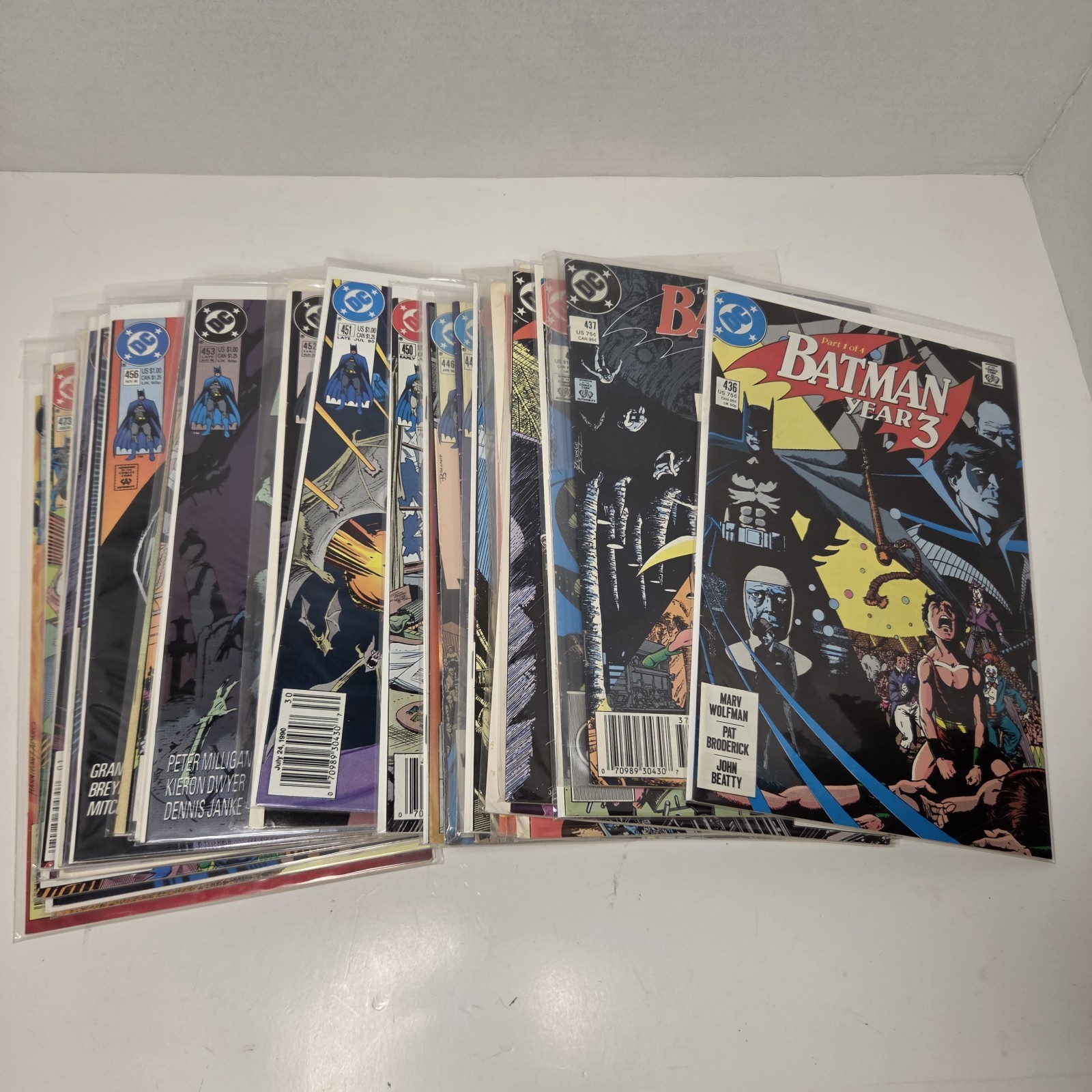 Batman Early 90's Lot Of 29 Includes Year 3, Dark Knight Dark City, & More - NM Batman Early 90's Lot Of 29 Includes Year 3, Dark Knight Dark City, & More - NM