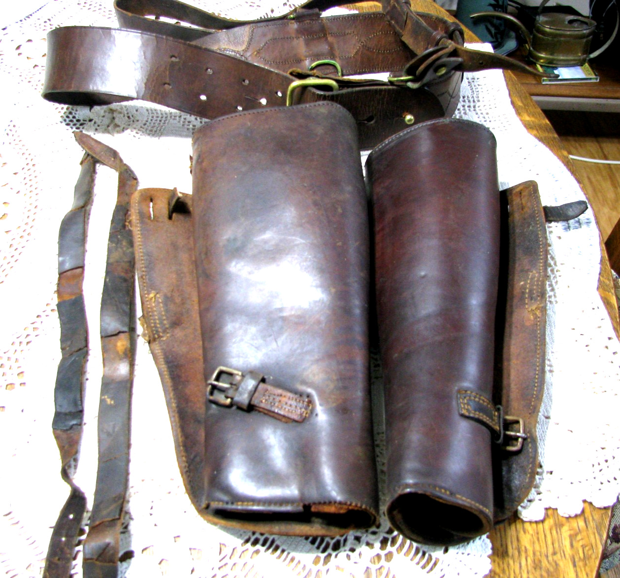 Antique- US Cavalry Leather Gaiters and Belt with Shoulder Strap 1898-1918 Antique- US Cavalry Leather Gaiters and Belt with Shoulder Strap 1898-1918