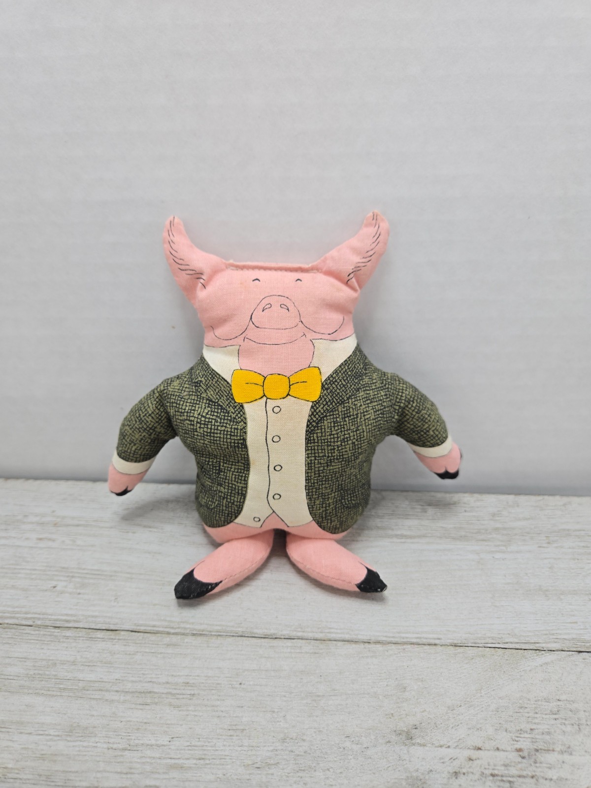 VINTAGE 1979 GOREY PINK PIG IN WAISTCOAT, YELLOW BOWTIE 7\
