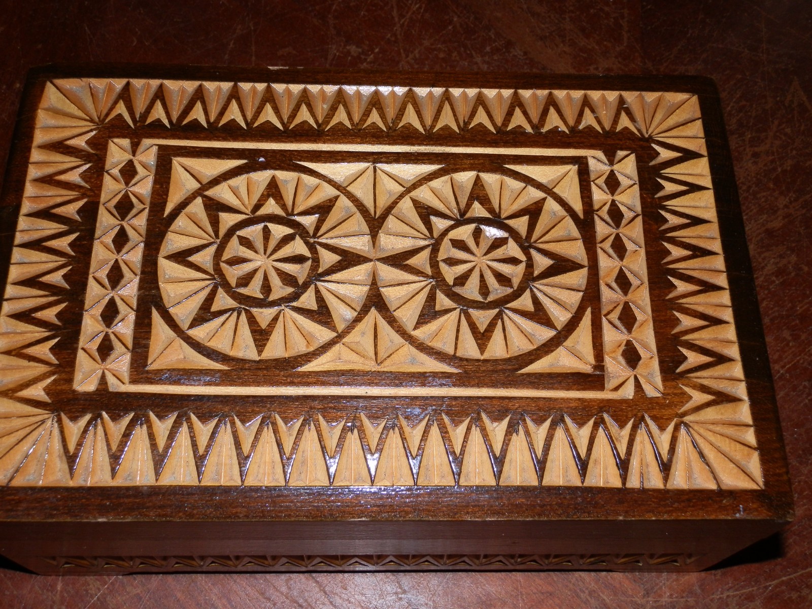 Vintage Hand Carved Wood Trinket Box Ornate Abstract Keepsake Jewelry Box 8\ Vintage Hand Carved Wood Trinket Box Ornate Abstract Keepsake Jewelry Box 8\