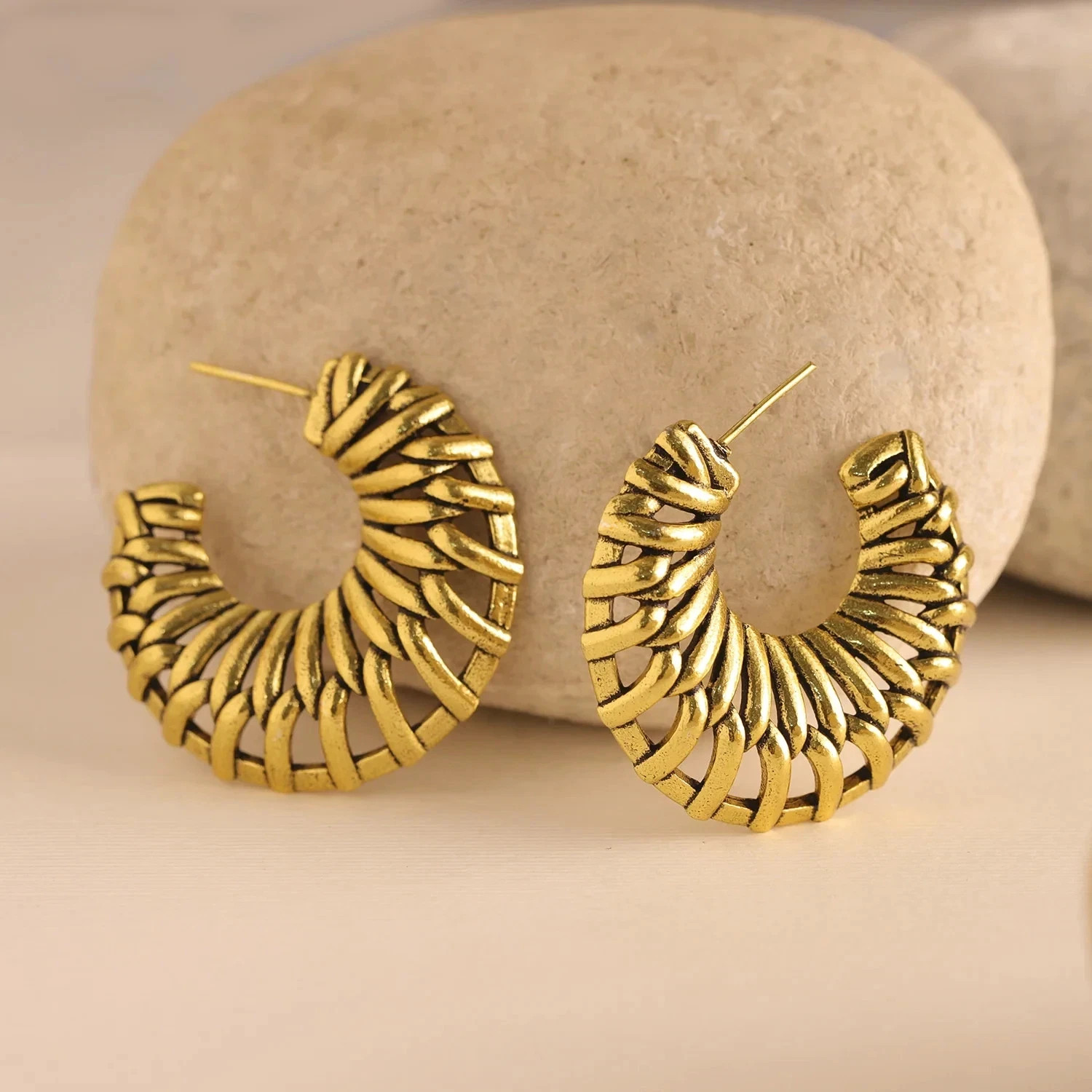 14K Yellow Gold Plated Plain Weave Hoop Earrings Size 1.38x1.18\