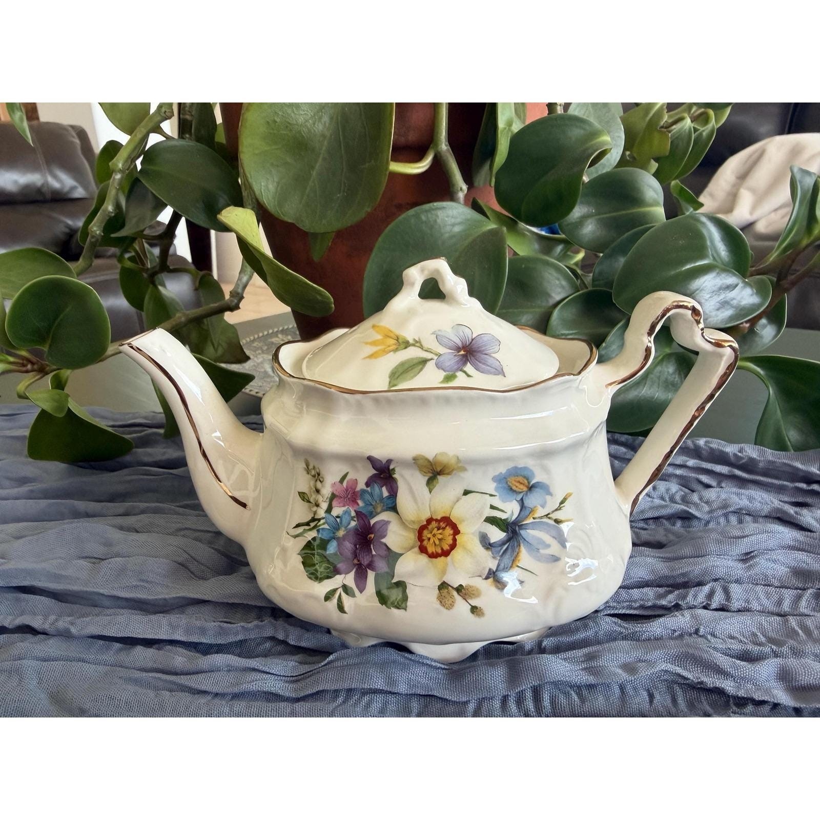 Arthur Wood England Teapot 1930-1950 6035 pattern number