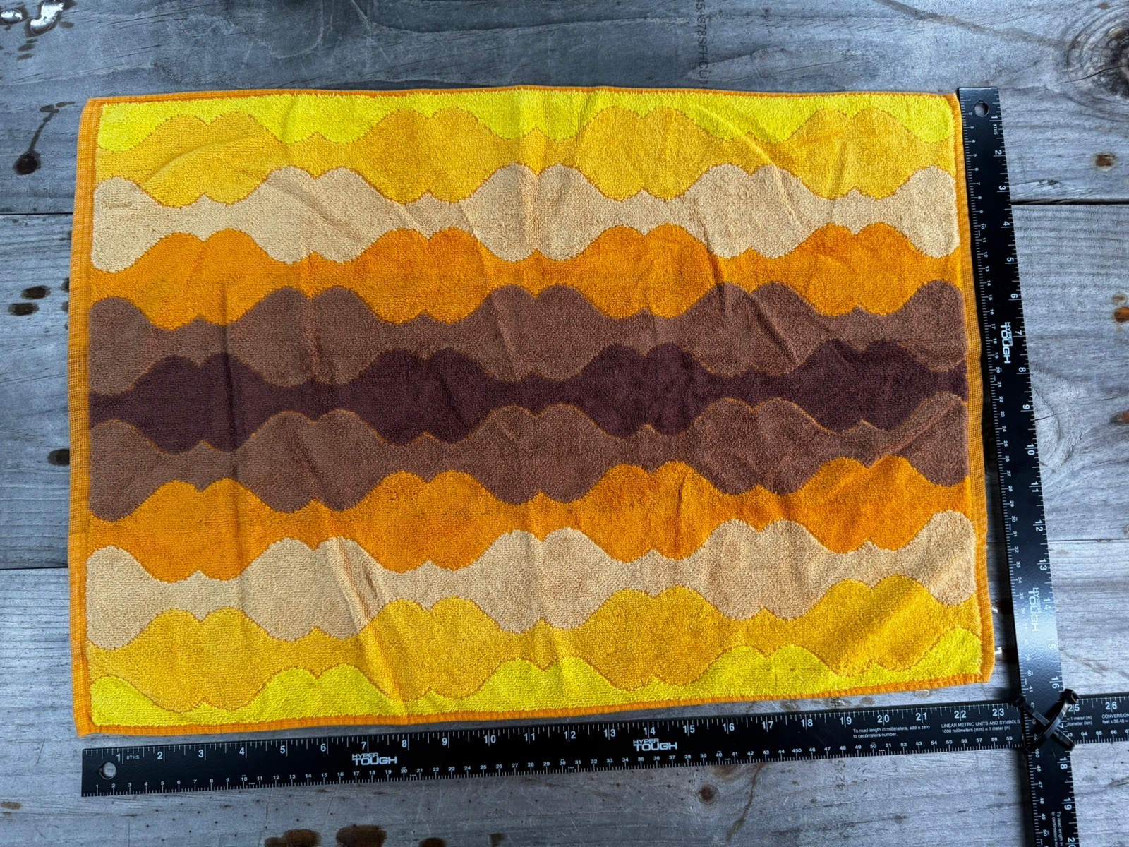 VTG Fashion Manor Wavy Gravy MCM 70’s Hand Towel Orange Brown Yellow Wave 23x16 VTG Fashion Manor Wavy Gravy MCM 70’s Hand Towel Orange Brown Yellow Wave 23x16