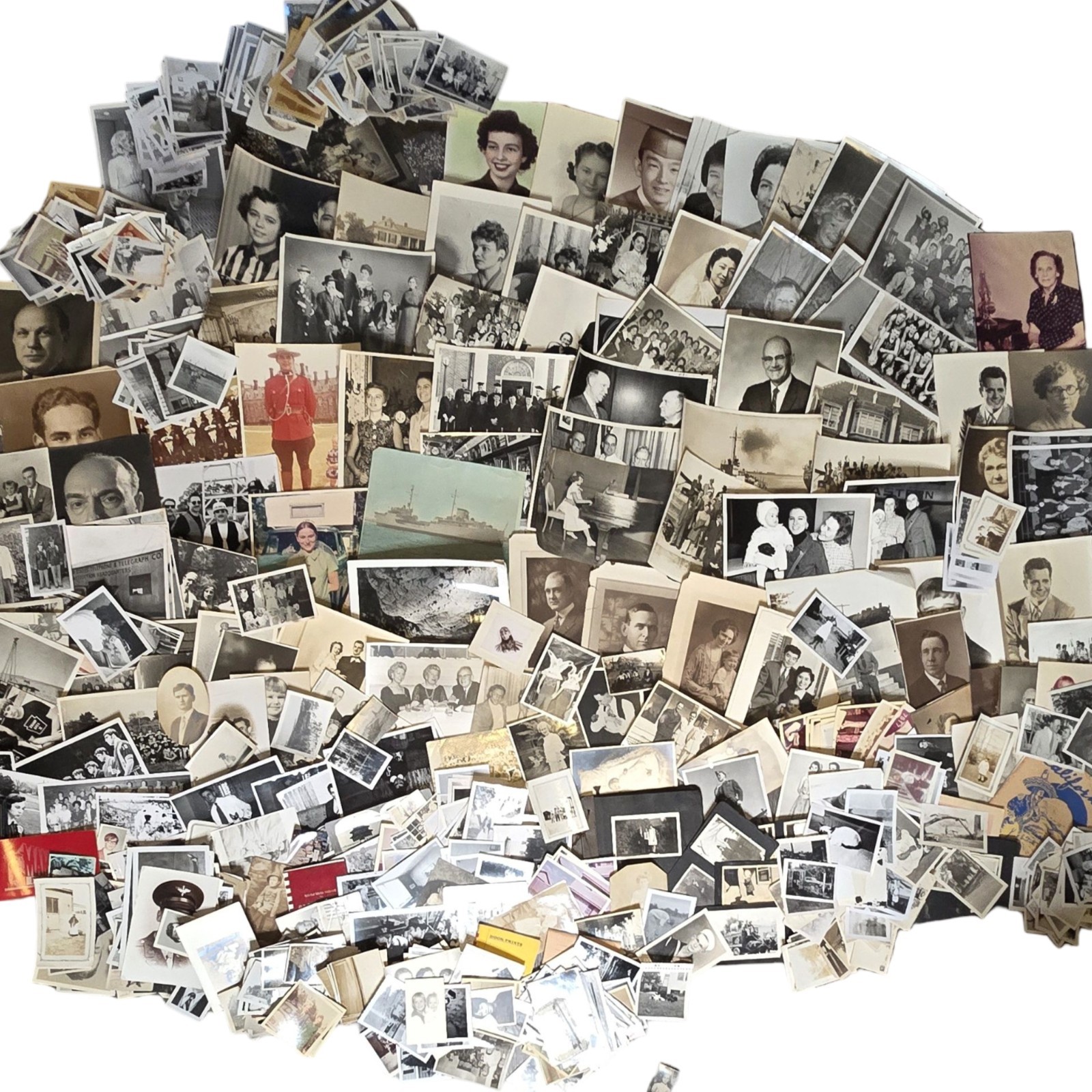 Massive Lot 700+ Vintage 1920s To 1970s Snapshots & Photographs Massive Lot 700+ Vintage 1920s To 1970s Snapshots & Photographs