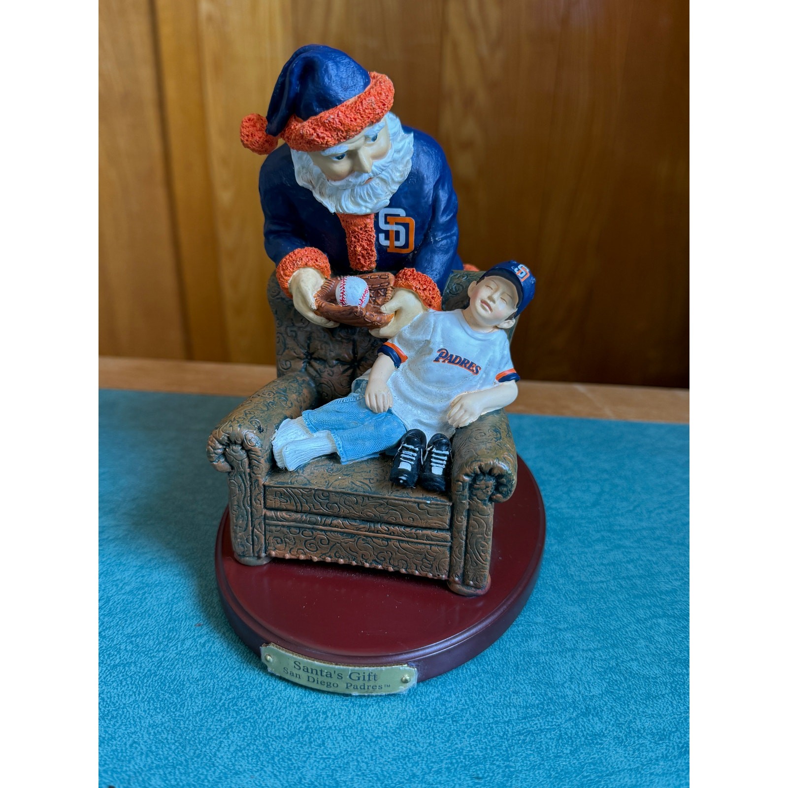 Vintage 2001 San Diego Padres Santa’s Gift Figurine MLB