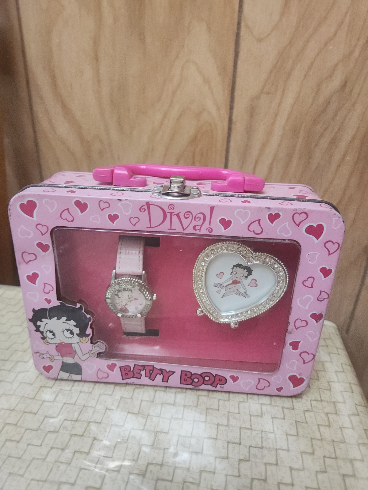 Vintage Betty Boop Watch and Mirror Set In Collector Tin  Watch Needs Battery