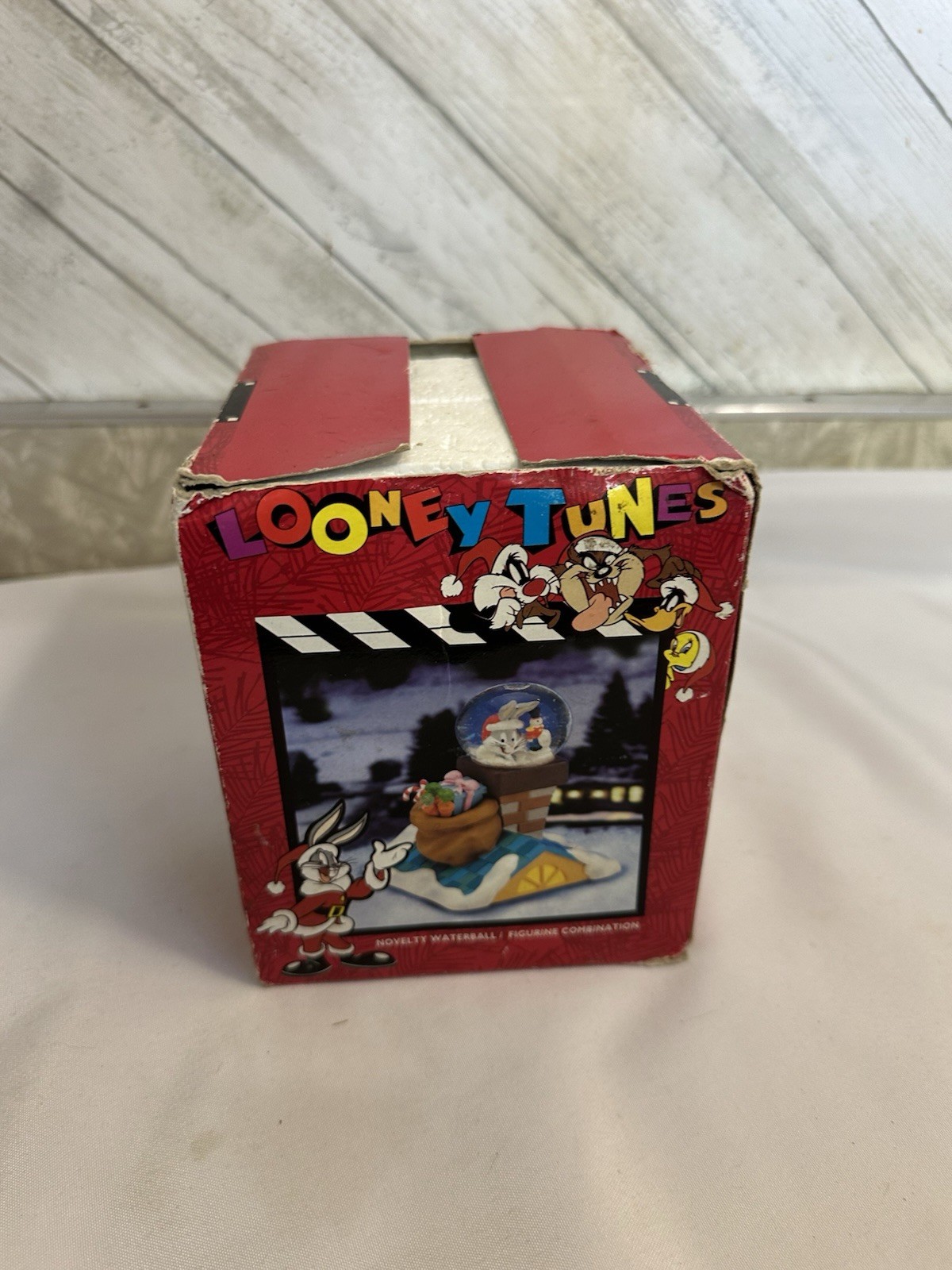 Vintage 1996 Looney Tunes Bugs Bunny Santa Christmas Snow Globe Waterball Matrix