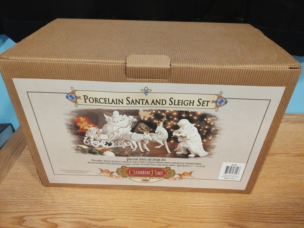 Grandeur Noel 2001 Collectors Edition Porcelain Santa and Sleigh Set w/Reindeer Grandeur Noel 2001 Collectors Edition Porcelain Santa and Sleigh Set w/Reindeer