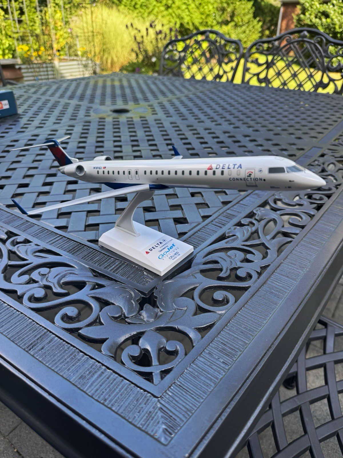 SkyMarks Daron Delta CRJ-900 GoJet 1:100 Scale Aircraft Model Plane SKR915 SkyMarks Daron Delta CRJ-900 GoJet 1:100 Scale Aircraft Model Plane SKR915