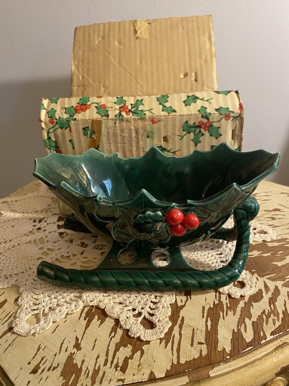 Lefton Vintage Ceramic Green Holly Berry Sleigh In Box Lefton Vintage Ceramic Green Holly Berry Sleigh In Box