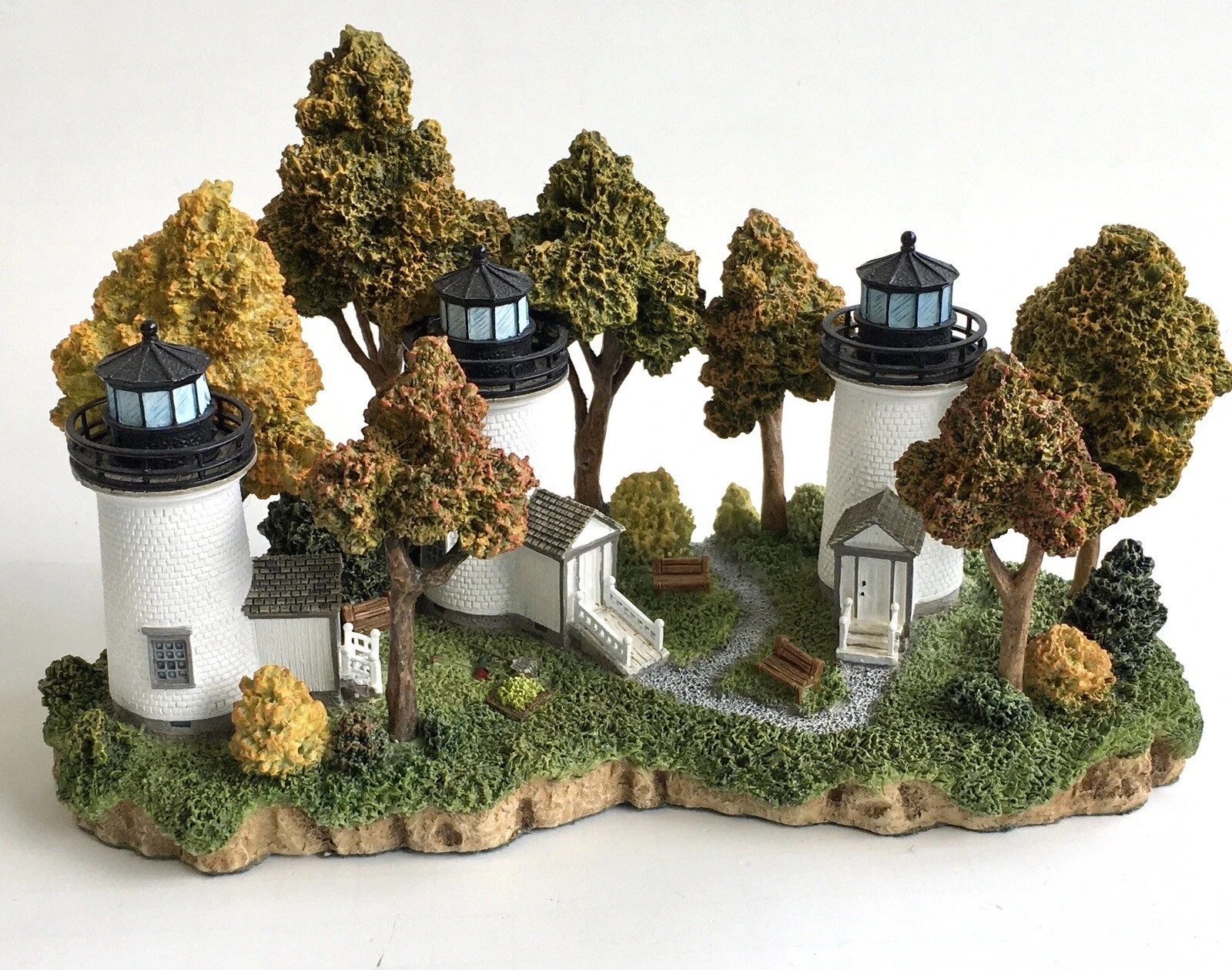 Harbour Lights Three Sisters #668 Lighthouse in MA, shipped in Original Box COA
