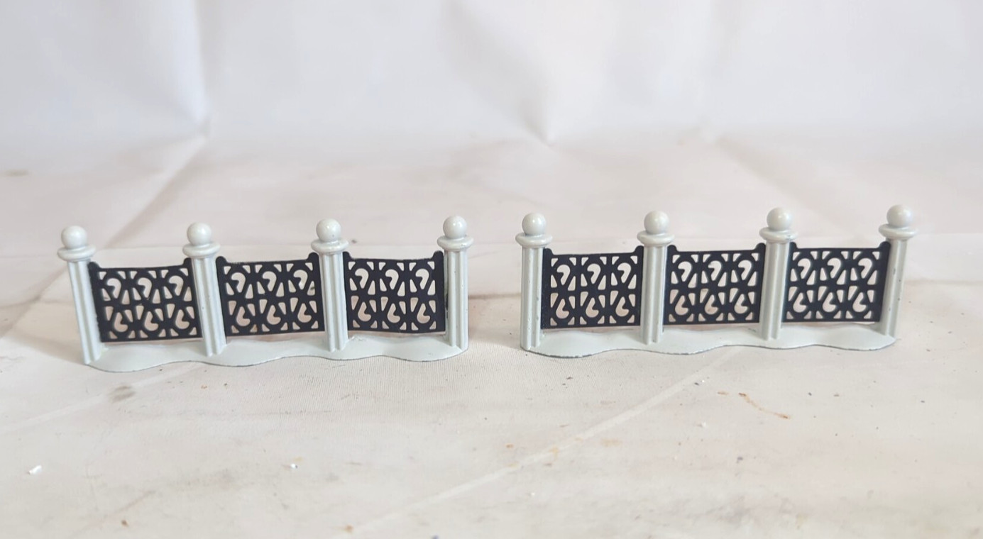Vintage R.O.C. VILLAGE WROUGHT IRON FENCE ENAMELED METAL C2 Vintage R.O.C. VILLAGE WROUGHT IRON FENCE ENAMELED METAL C2
