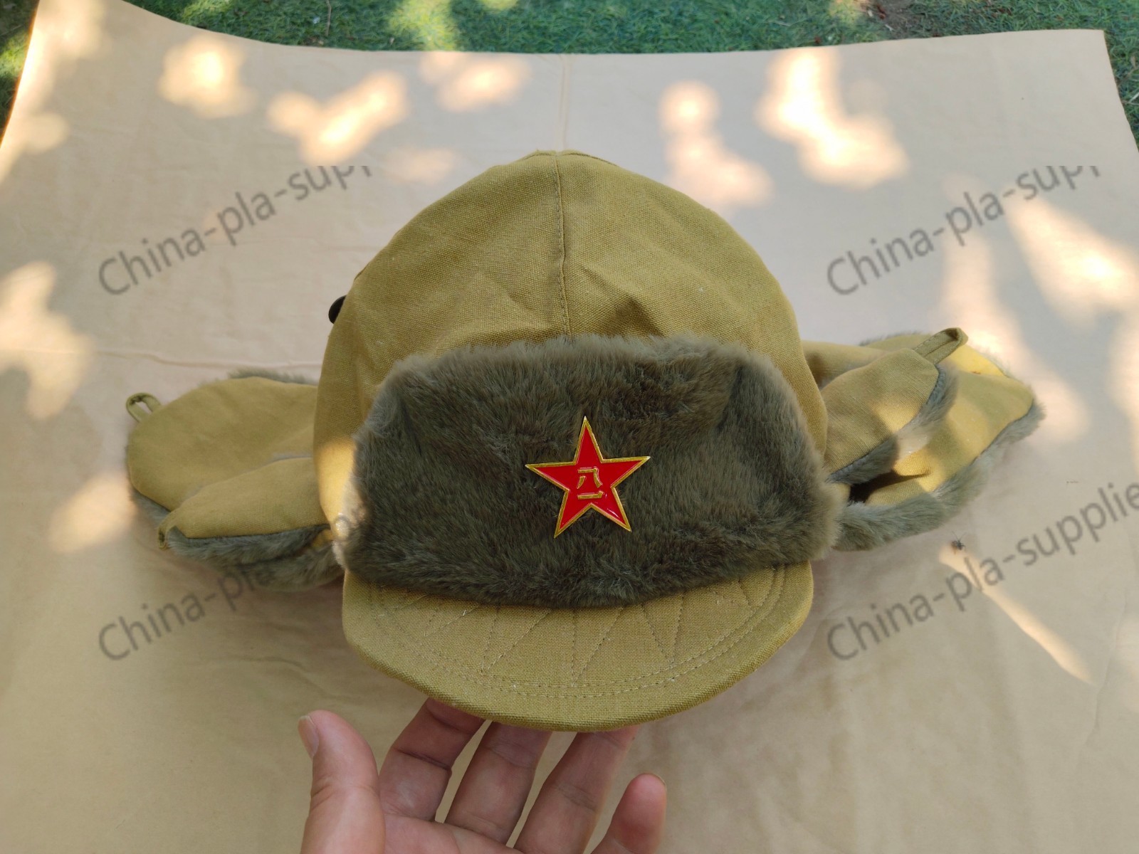 Korea War Era Chinese Army winter hat ushanka hat with badge REPLICA Korea War Era Chinese Army winter hat ushanka hat with badge REPLICA