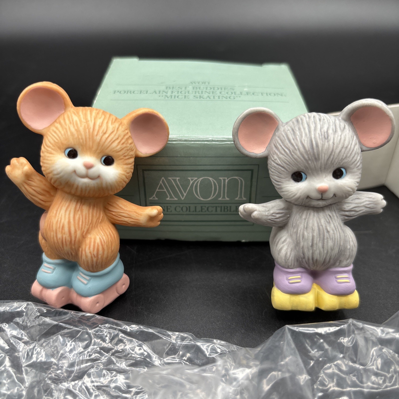 VTG 1992 Avon “Mice Skating” Best Buddies Porcelain Figurines NOS