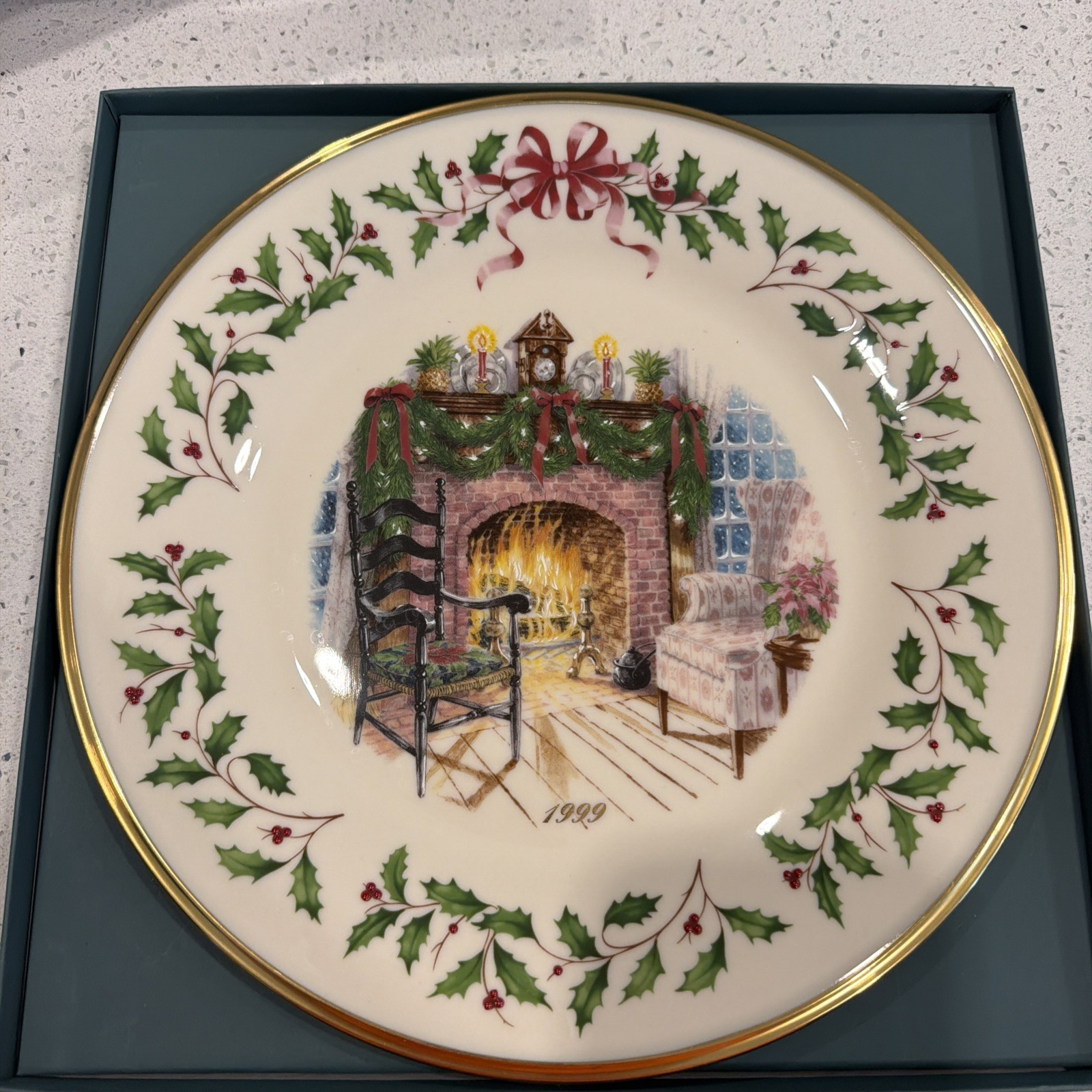 LENOX 1999ANNUAL HOLIDAY COLLECTORS PLATE - LIMITED EDITION IN BOX RARE LENOX 1999ANNUAL HOLIDAY COLLECTORS PLATE - LIMITED EDITION IN BOX RARE