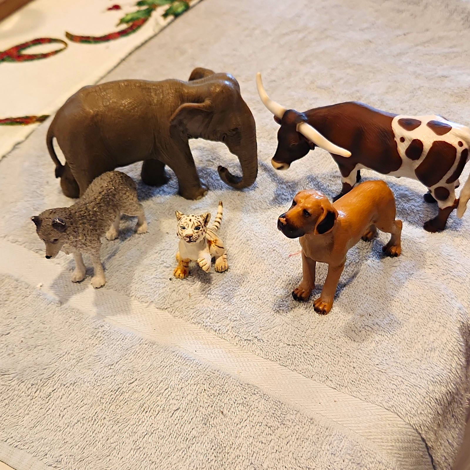 vintage Schleich Animal Figurine Lot 5 Elephant Longhorn Dog Wolf Tiger vintage Schleich Animal Figurine Lot 5 Elephant Longhorn Dog Wolf Tiger