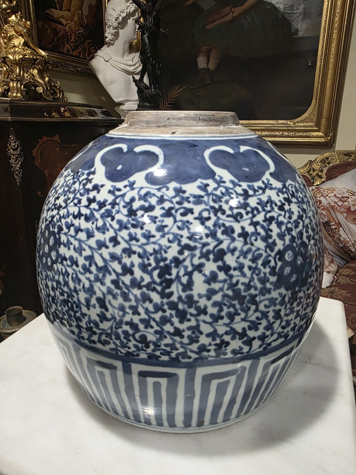 Large Antique Chinese Blue White Porcelain Jar Floral Vine 10\