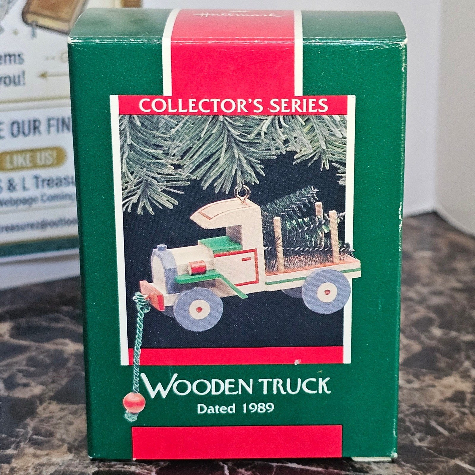 1989 Hallmark Keepsake Ornament Wooden Truck Nostalgic Childhood Series QX459-5
